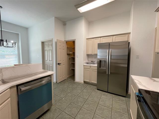 Building Photo - 6030 Bentwood Dr