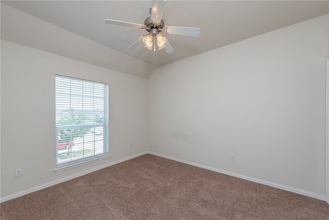 Building Photo - 1001 Krenek Tap Rd