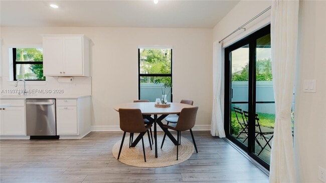 Building Photo - 3001 Hibiscus Ave