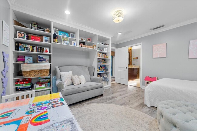 Building Photo - 10111 Vestal Ct