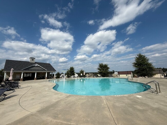 Building Photo - 4 Bed/2.5 Bath Home near Ft. Gordon