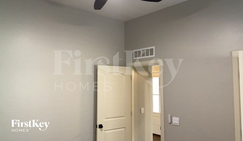 Building Photo - 3615 Alta Vis Dr