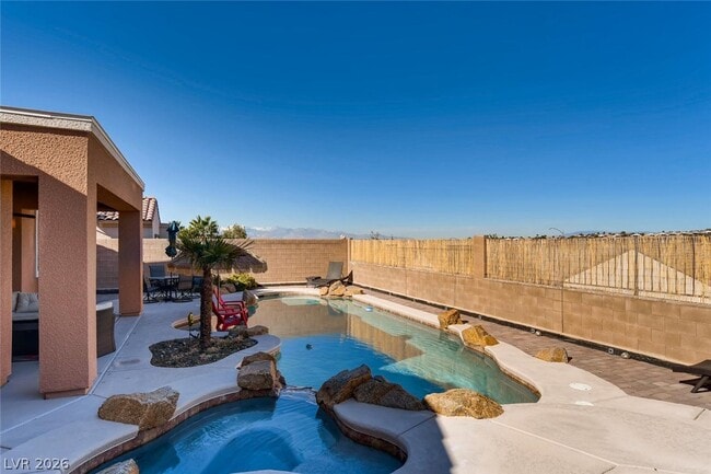 Building Photo - 2558 Kinghorn Pl