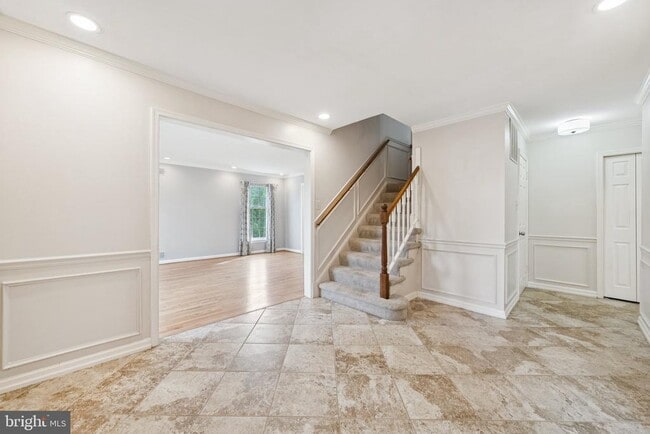 Building Photo - 6245 Windward Dr