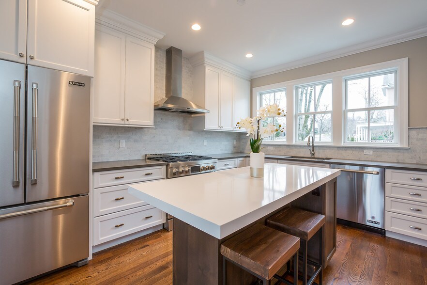 Building Photo - 52 Brookside Dr