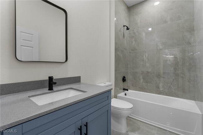 Building Photo - 1134 Cummings St E