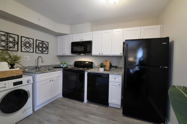 Building Photo - Newly Renovated All Electric 1 Bedroom in ...