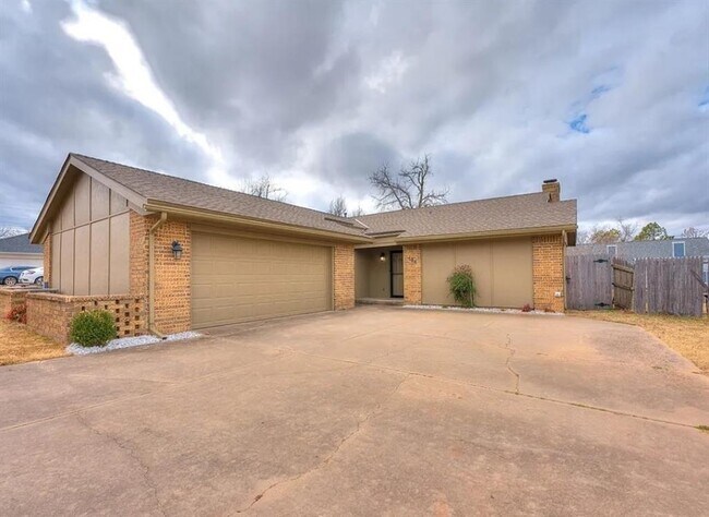 Building Photo - 106 Willow Branch Rd