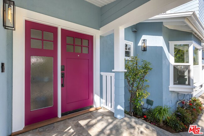 Building Photo - 509 Wynola St