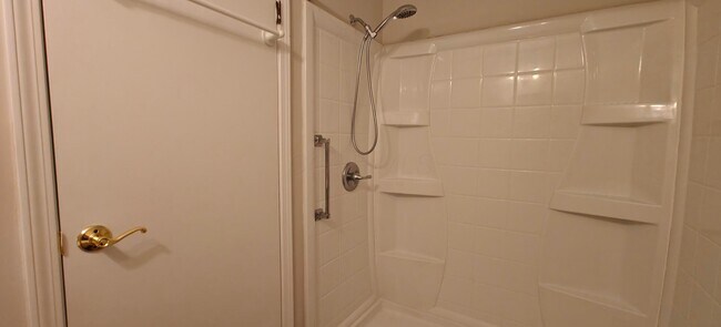 Building Photo - 1440 Slade Ave