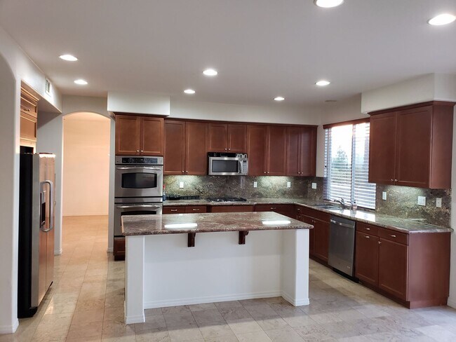 Building Photo - Upgraded 5 Bedroom Home with Spectacular Views