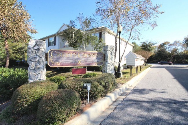 Building Photo - Great 2 Bedroom Unit at Creets Crossing