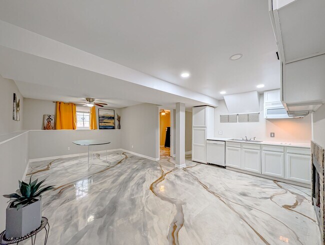 Building Photo - 8616 Hickory Ave