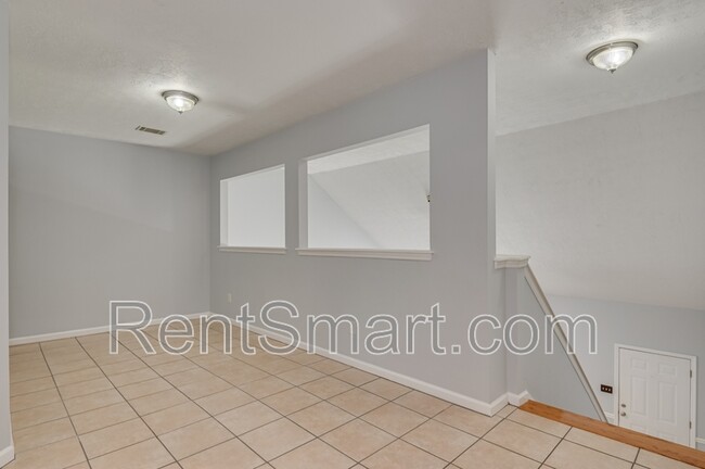Building Photo - 324 Hornhead Dr