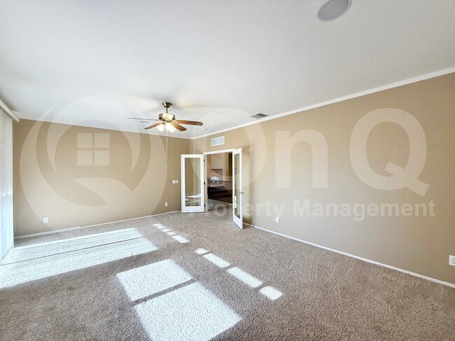Building Photo - 1432 S Apache Dr