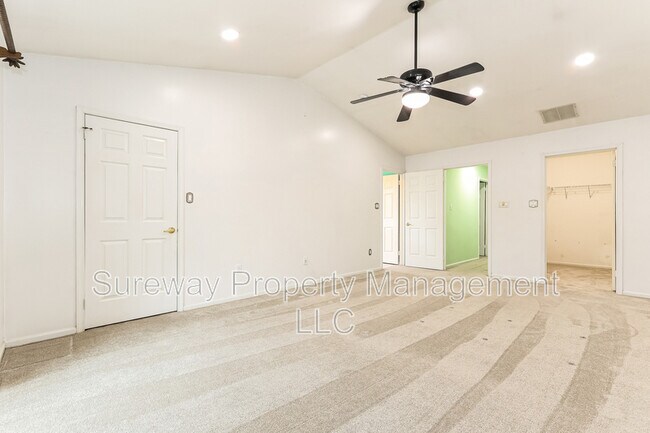 Building Photo - 1 Elkington Dr