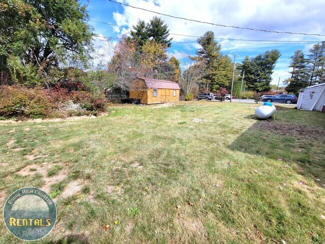 Building Photo - 3/2 with Fenced Yard; In-town and Near an AppalCART