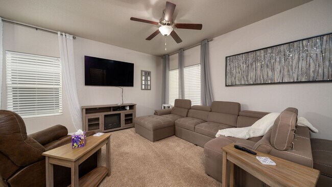 Building Photo - Furnished Rental in the Spring Creek Neighborhood
