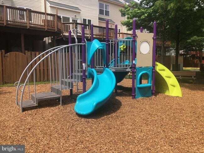Building Photo - 2505 James Madison Cir