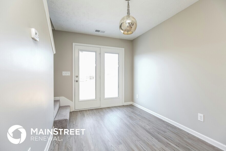 Building Photo - 1124 Shallowbrook Trail S