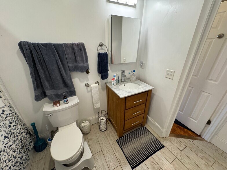 Building Photo - 41 Cross St