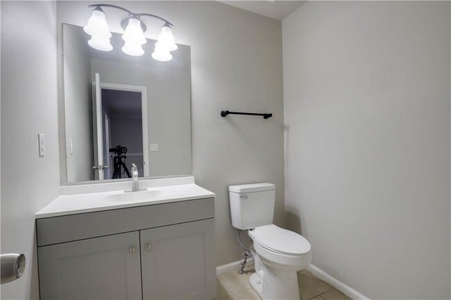 Building Photo - 3727 Regency Park Dr