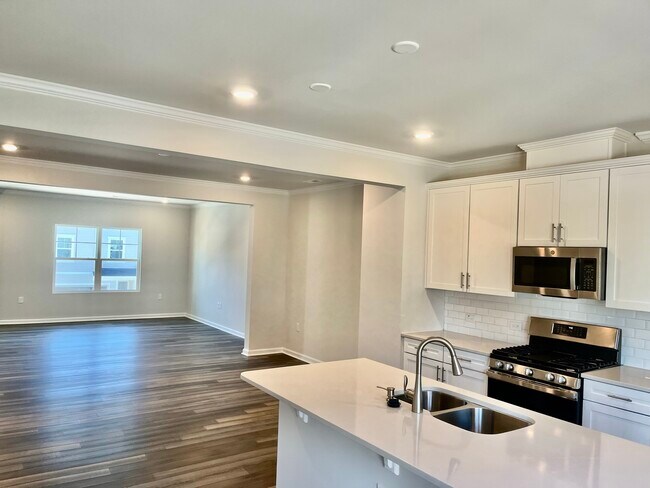 Building Photo - 1009 Belloak Wy