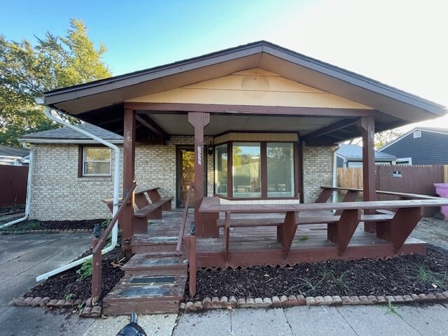 Primary Photo - 2527 Riverside Dr