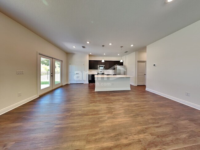 Building Photo - 27280 St Andrews Ave