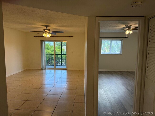 Building Photo - 255 S Cypress Rd