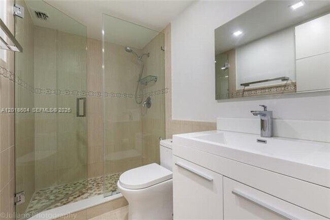 Building Photo - 5555 Collins Ave