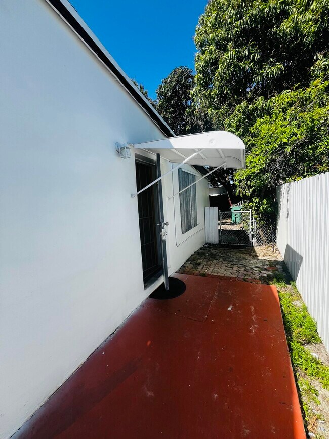 Building Photo - 19530 NW 11th Ave