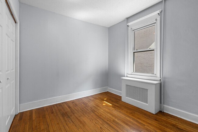 Building Photo - 410 Wyandotte St