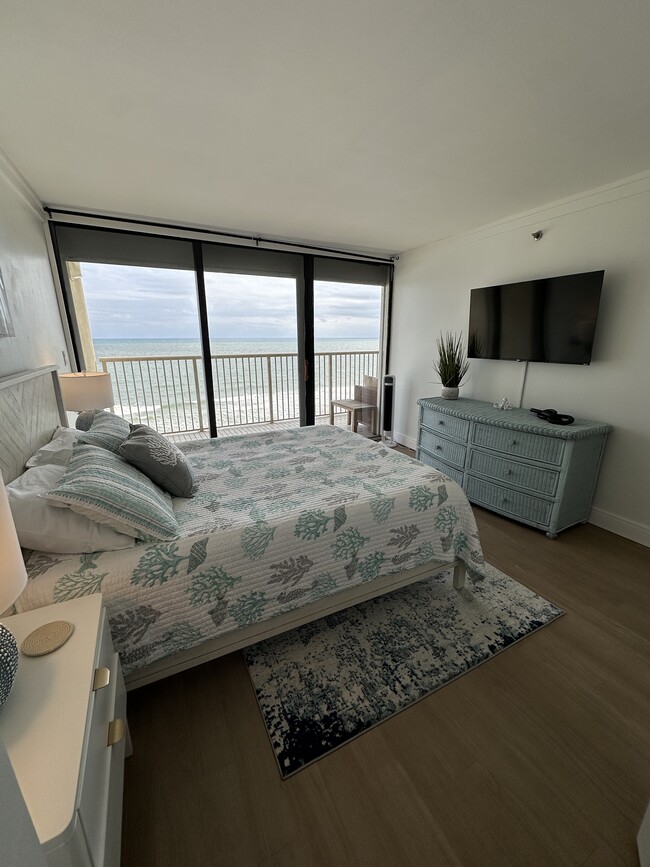 Building Photo - Pelican Watch