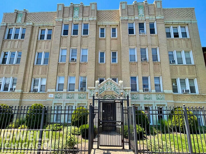 Building Photo - 2606 N Kimball Ave