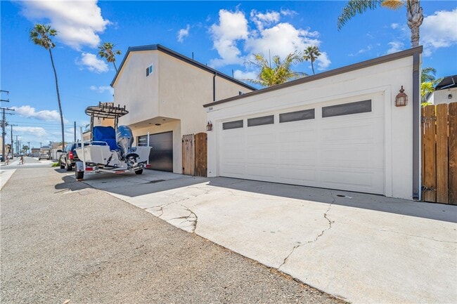 Building Photo - 308 7th St