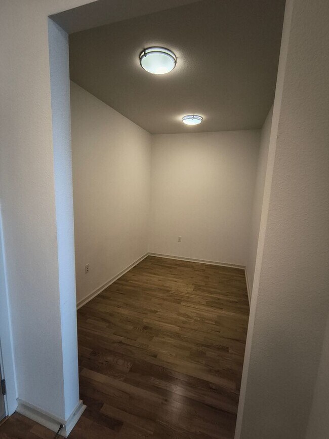 Building Photo - $500 MOVE IN SPECIAL!!! LUXURY 2 BEDROOM CONDO IN DOWNTOWN WALNUT CREEK, CA!