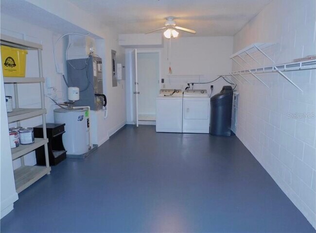 Garage - 3405 Dumaine Ct