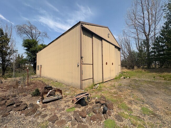 Building Photo - 333 SW 35th St