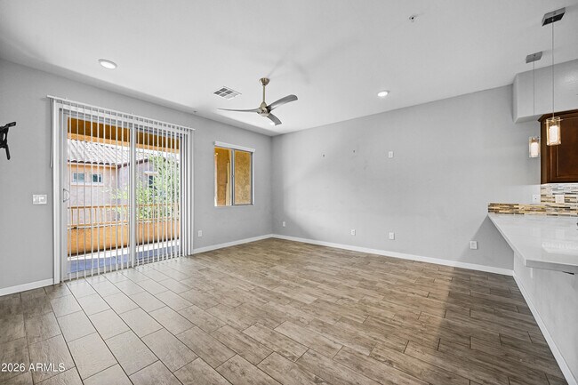 Building Photo - 250 W Queen Creek Rd