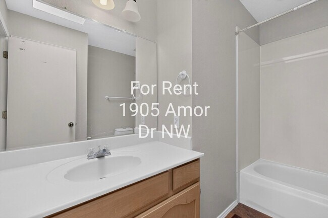 Building Photo - 1905 Amor Dr NW