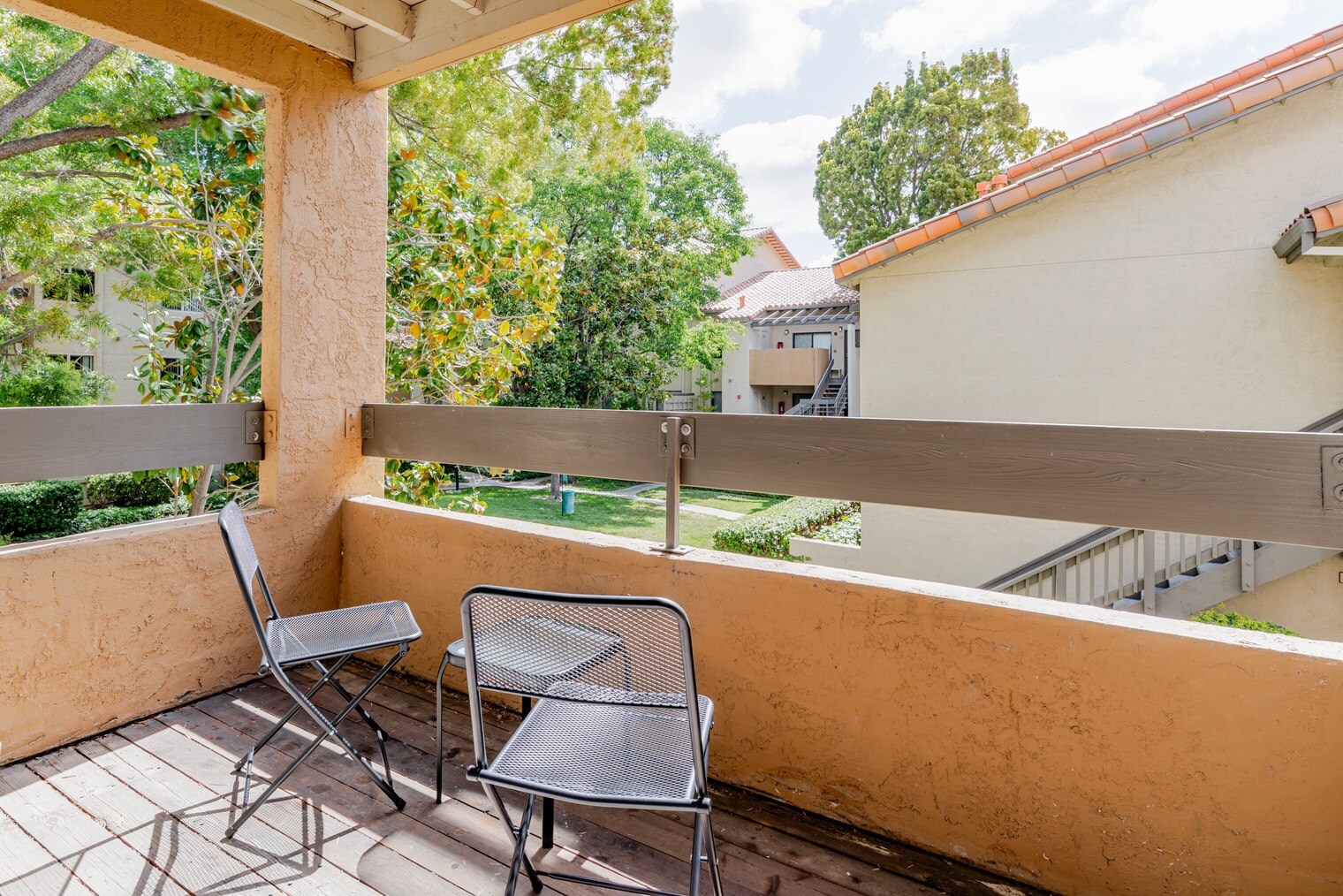 Building Photo - 1600 Villa St