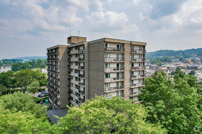Building Photo - Coraopolis Towers