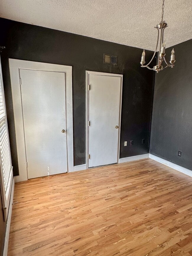 Building Photo - Charming 2-Bed, 1-Bath Duplex Near MSU and Downtown