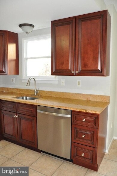 Building Photo - 9705 Glen Ave