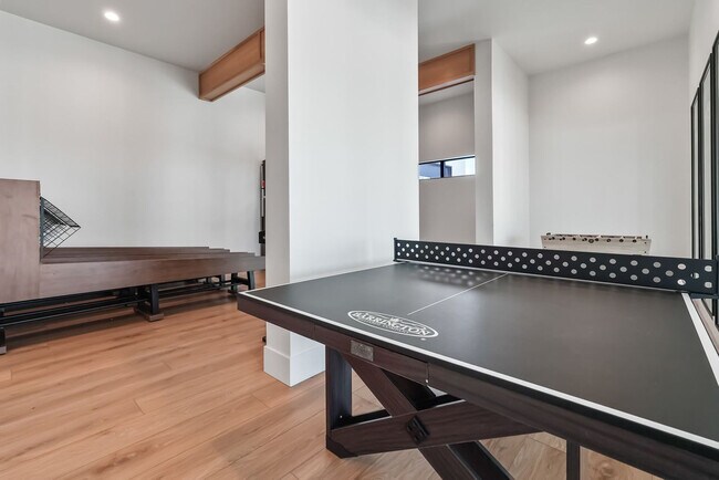 Building Photo - 12401 Rivendell Ct