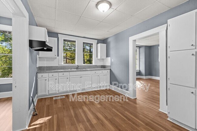 Building Photo - 2309 Eufaula Ave