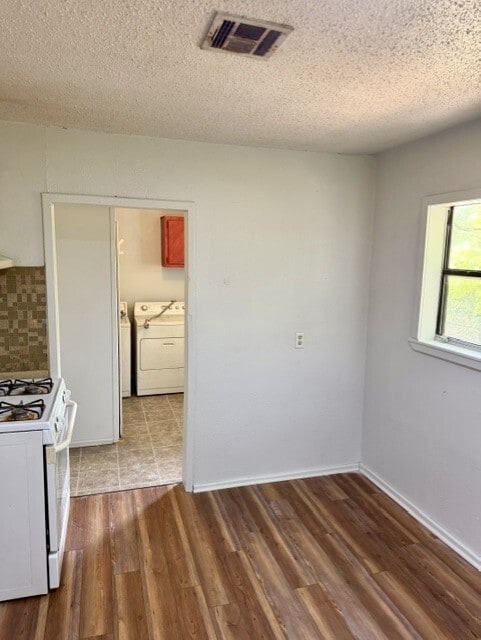 Building Photo - 824 S Bell Ave