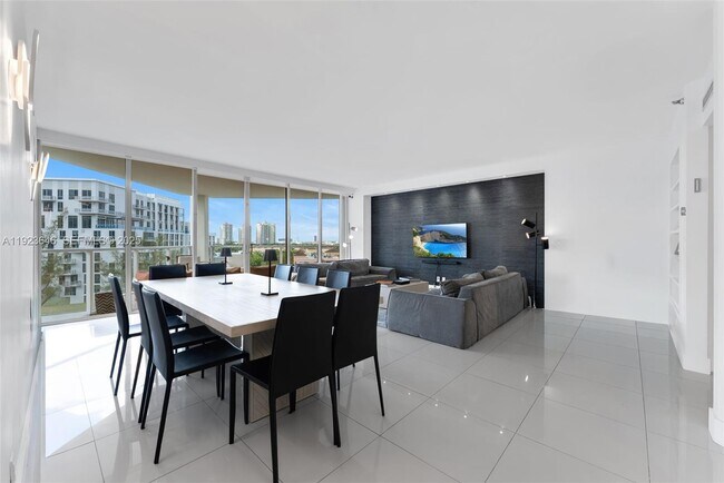 Building Photo - 19500 Turnberry Way