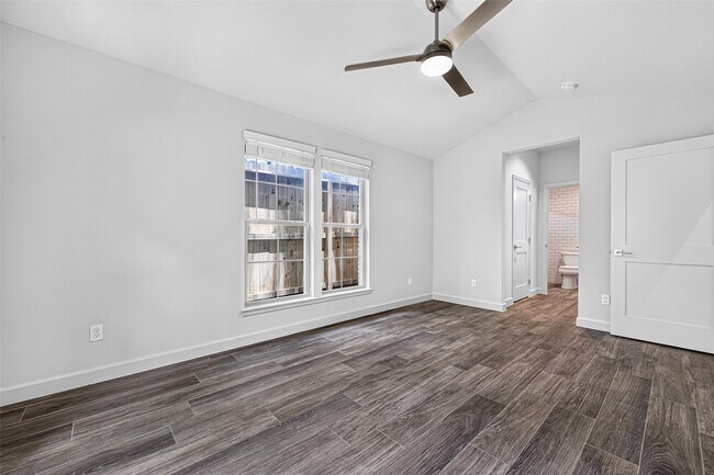 Building Photo - 6441 Kirby Dr
